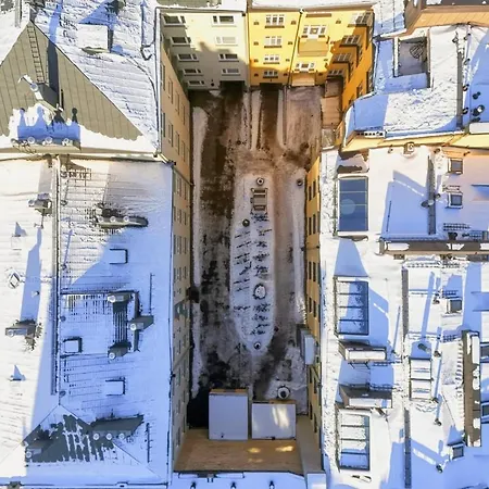 Quiet Courtyard In Design District 200m Tram & Bus Helsinky